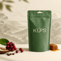 Sachet de café KÚPS Palanda, Équateur, sur un décor de montagnes de Zamora-Chinchipe